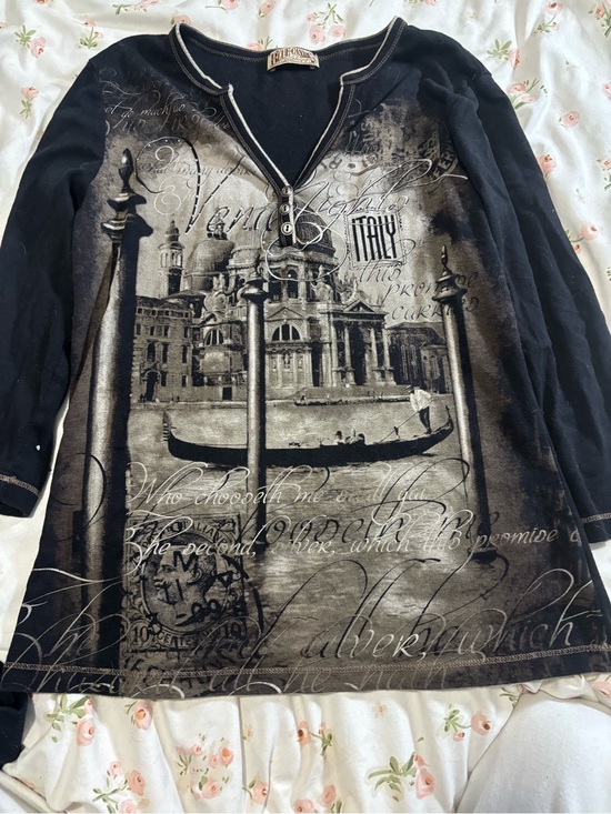 Blue Canyon Clothing Tops - Black & Taupe Italy Graphic Long Sleeve Tee